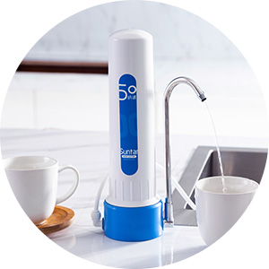 凈水機(jī)，有的凈水機(jī)使用的是黑金膜（石墨烯膜），有的是陶瓷膜供用戶(hù)選擇。